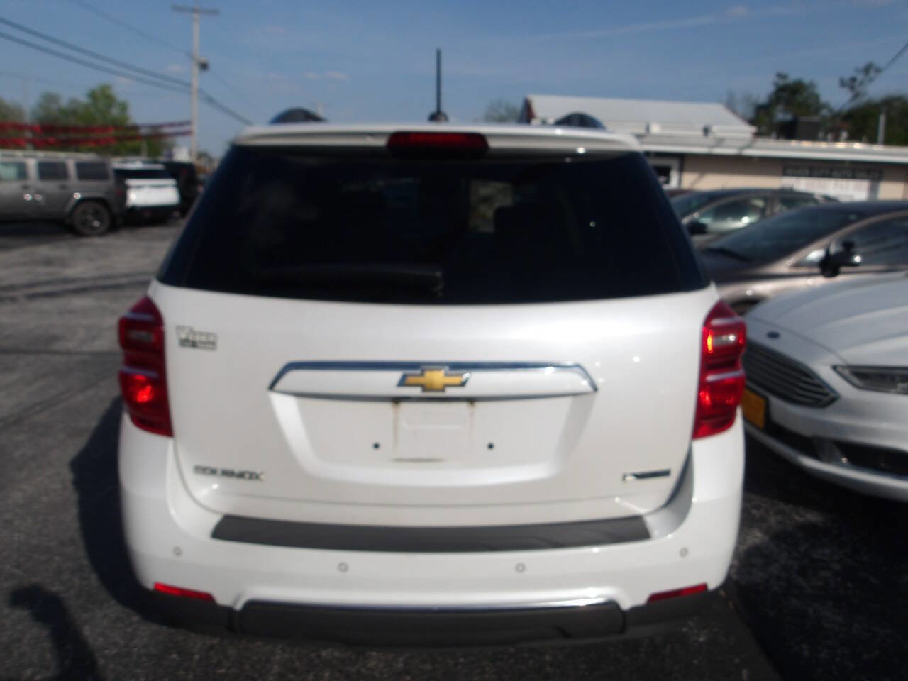 Used 2017 Chevrolet Equinox Premier w/ Enhanced Convenience Package FWD image 6