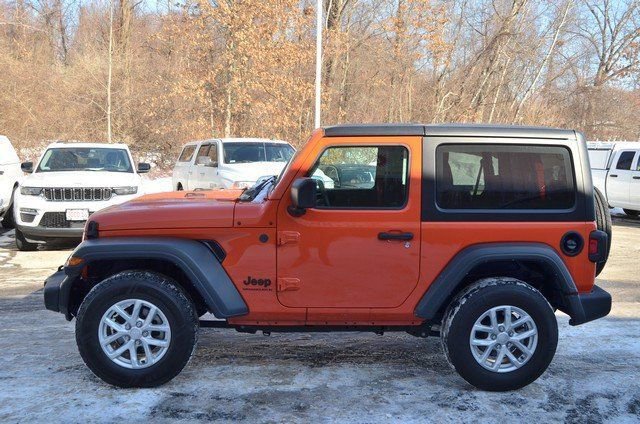 Used 2023 Jeep Wrangler Sport S image 5