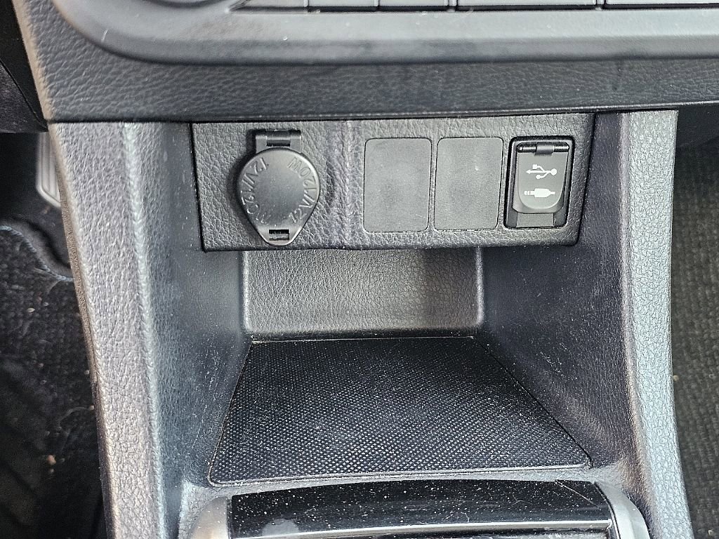 Used 2014 Toyota Corolla LE FWD image 28