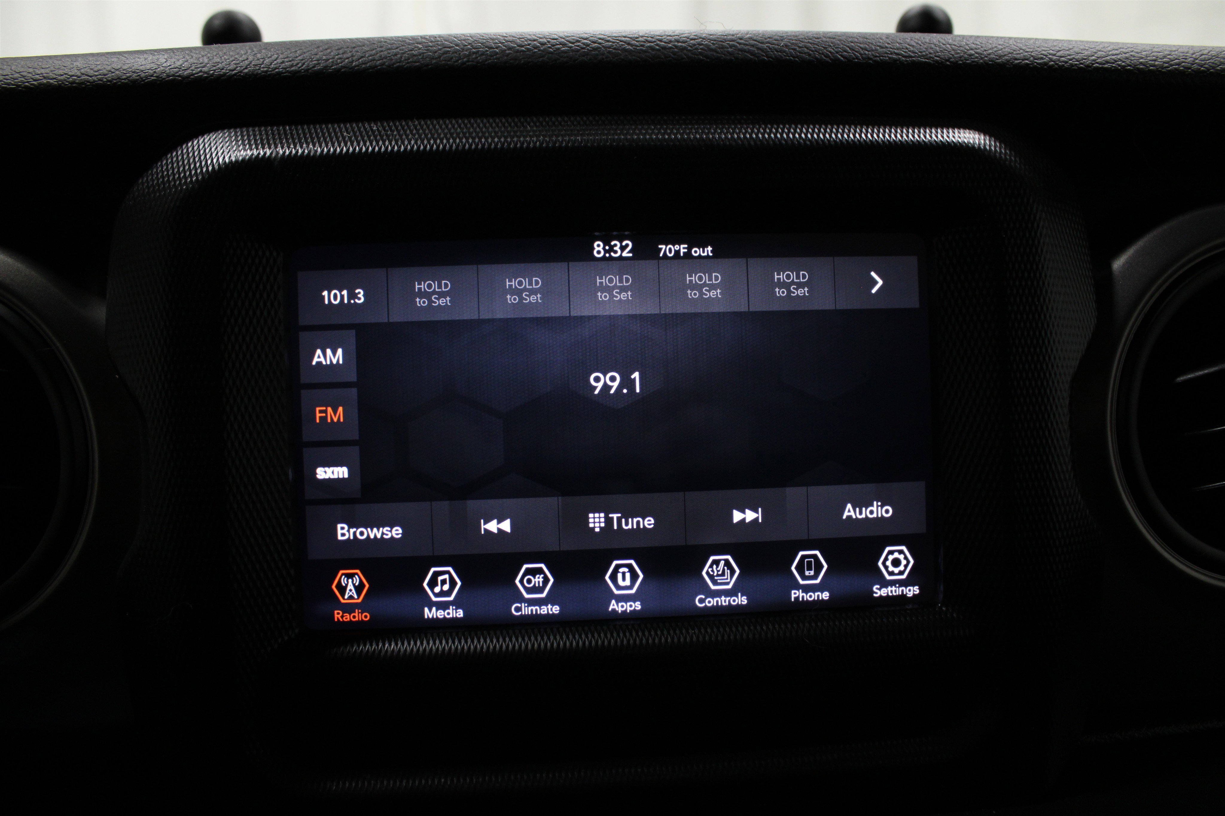 Used 2023 Jeep Gladiator Willys image 13