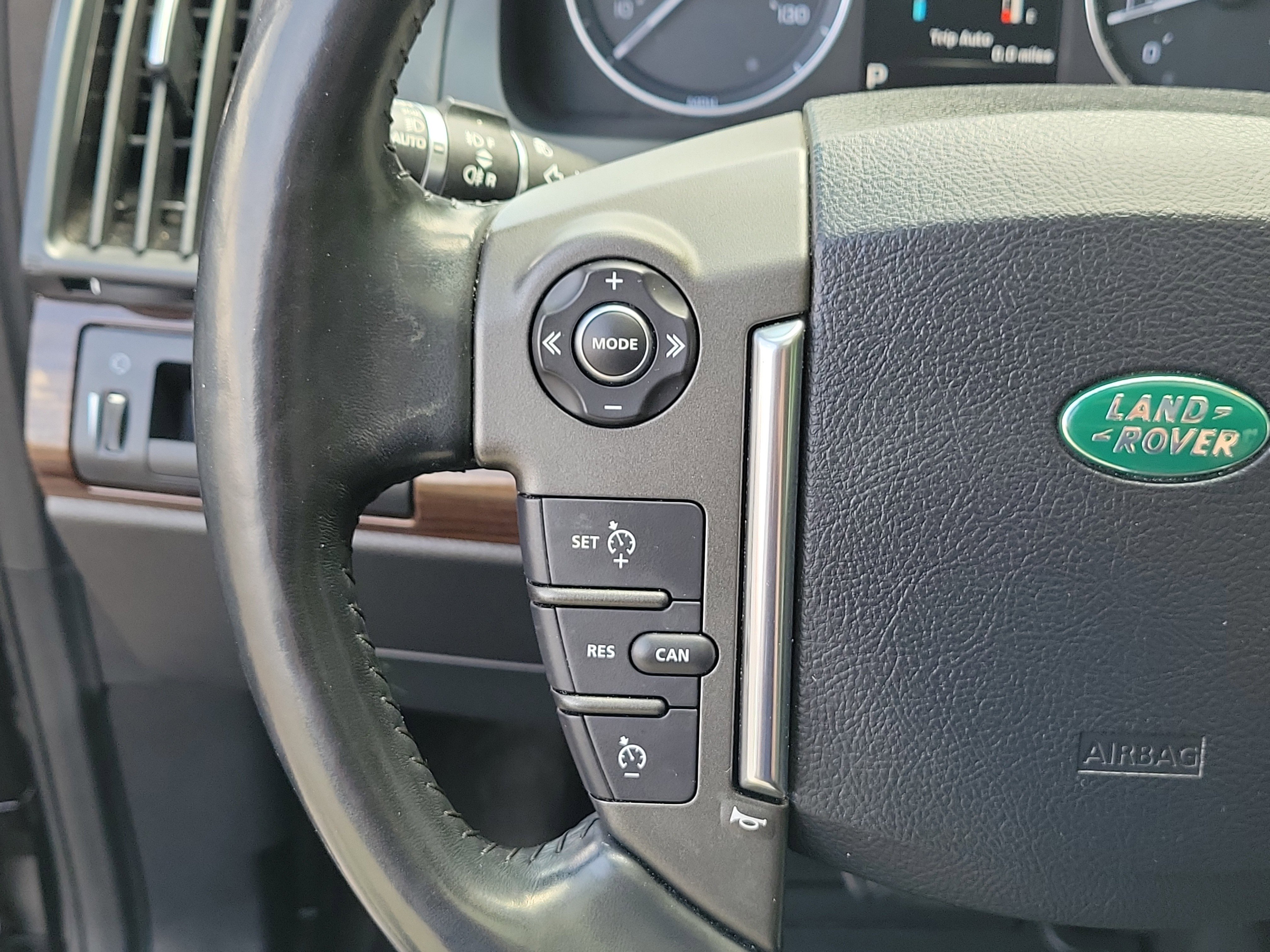 Used 2014 Land Rover LR2 AWD/4WD image 23