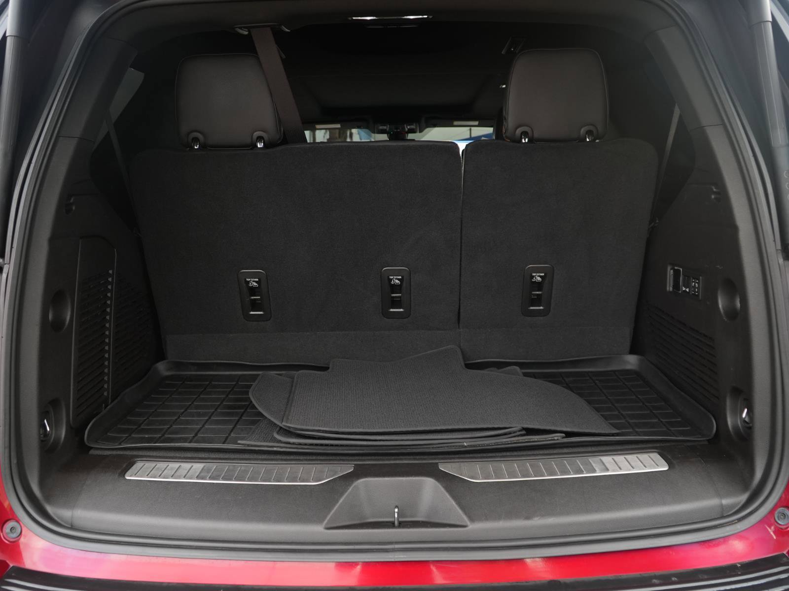 Used 2021 GMC Yukon AT4 w/ AT4 Premium Plus Package image 7