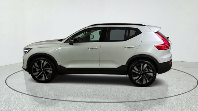 New 2026 Volvo XC40 B5 Plus w/ Protection Package Premier AWD/4WD image 7