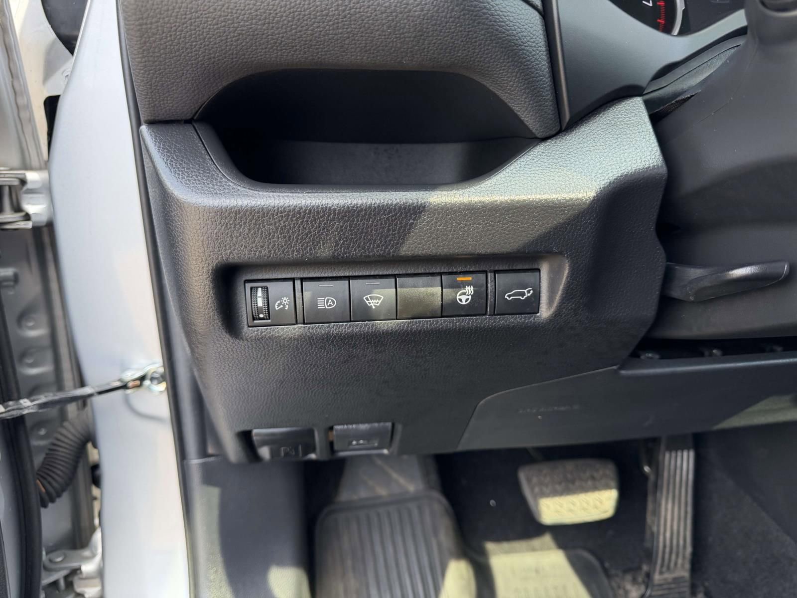 Used 2021 Toyota RAV4 XLE Premium AWD/4WD image 26