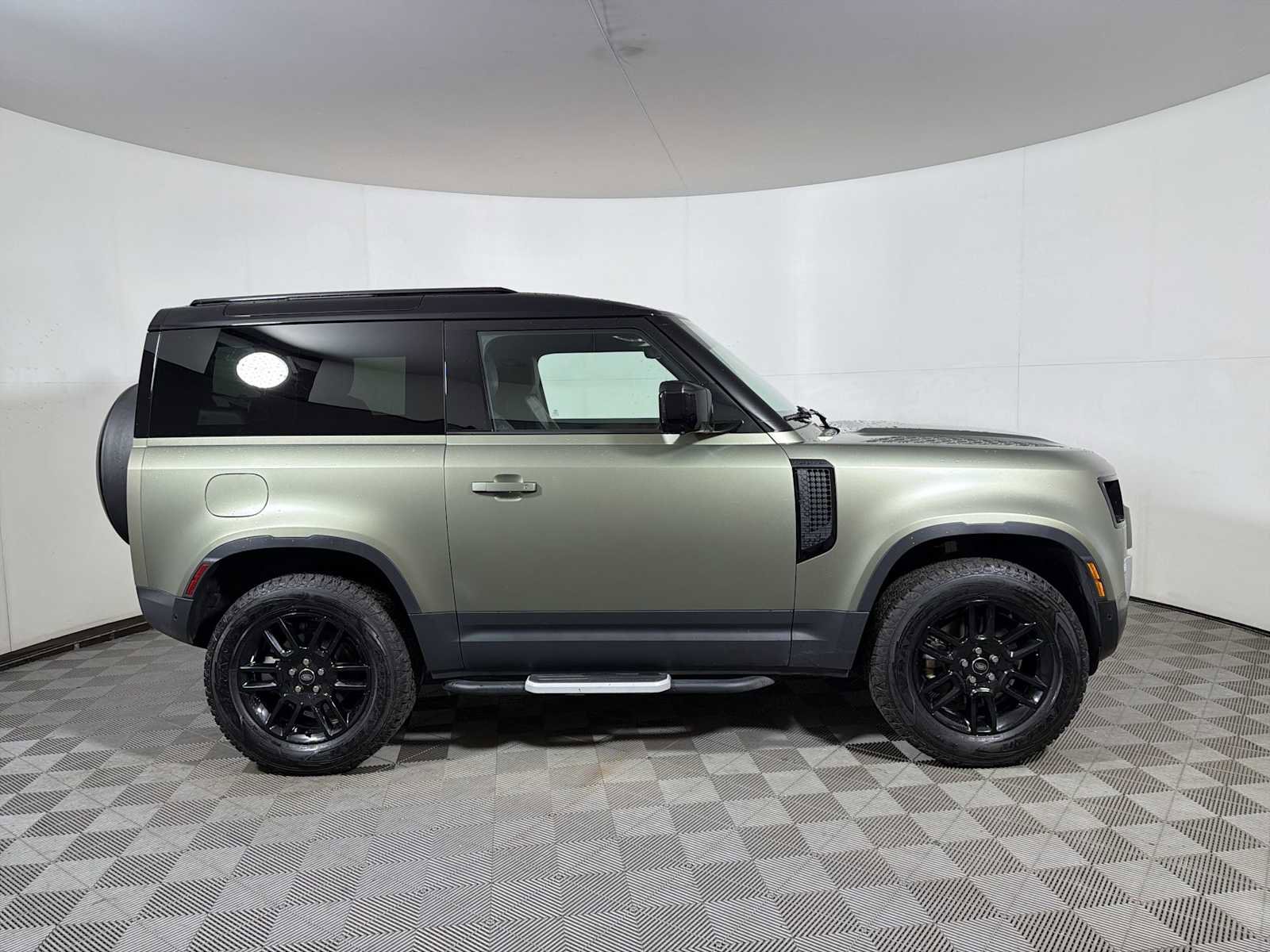 Used 2023 Land Rover Defender 90 S image 7