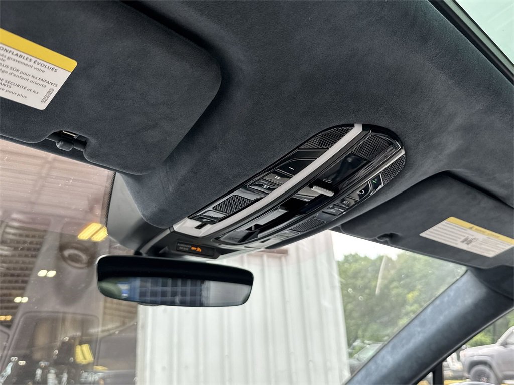 Used 2023 Porsche Cayenne Turbo S image 19