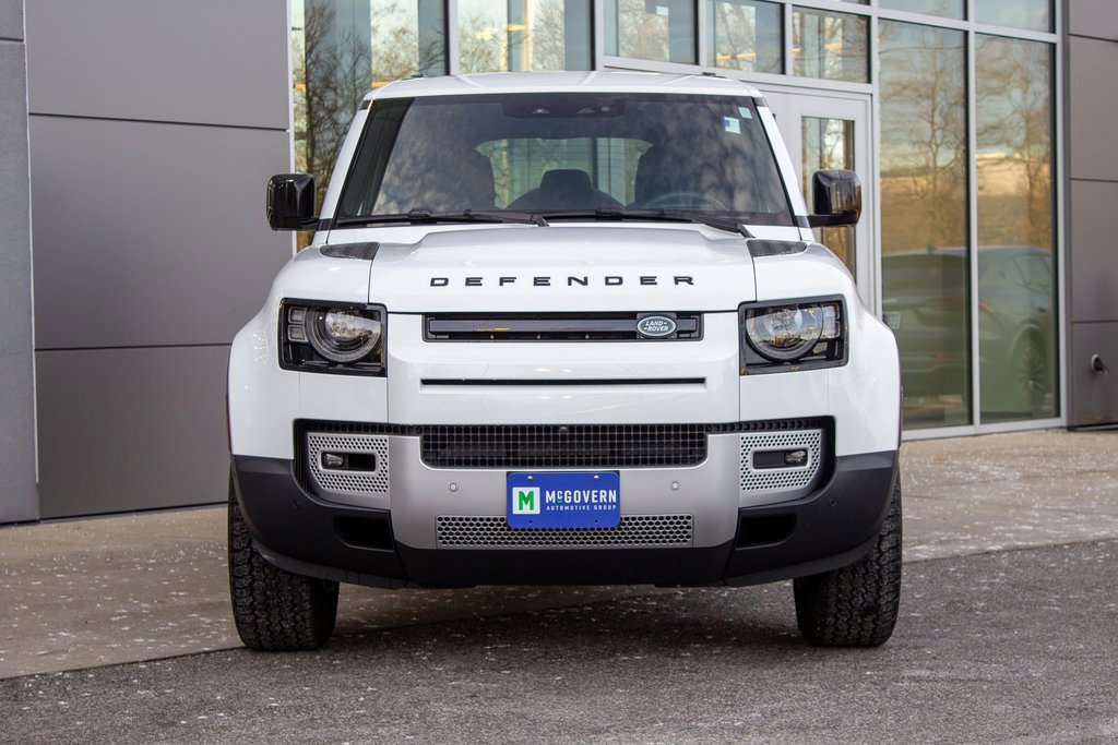 Used 2025 Land Rover Defender 110 S image 2