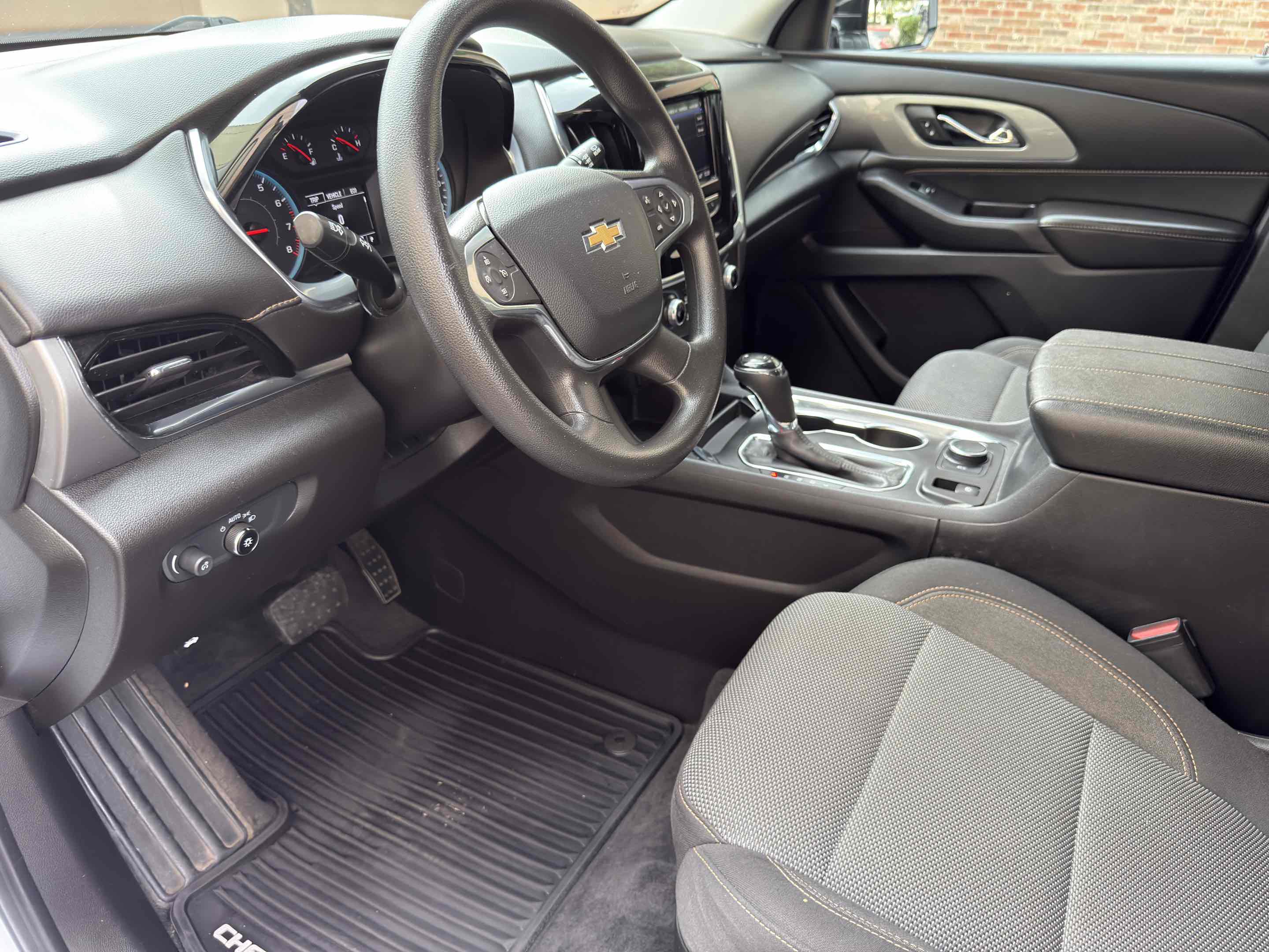 Used 2020 Chevrolet Traverse LS image 35