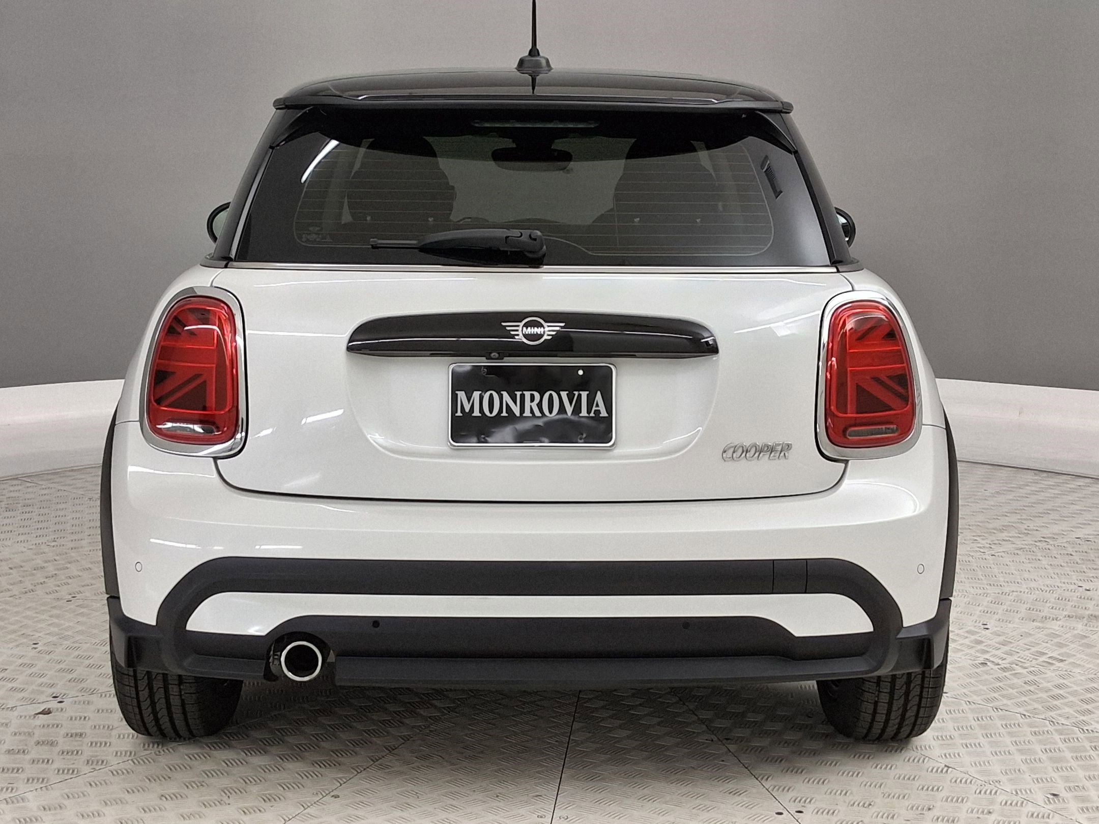 Certified 2024 MINI Cooper 2-Door Hardtop FWD image 8