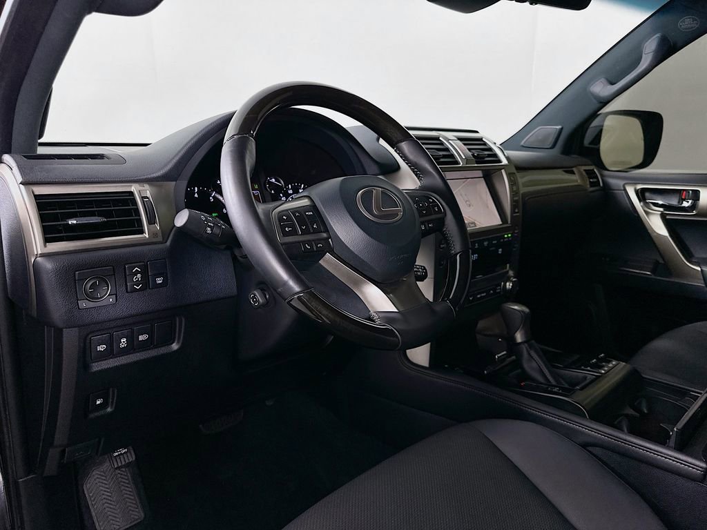 Used 2020 Lexus GX 460 Premium w/ Premium Package image 7