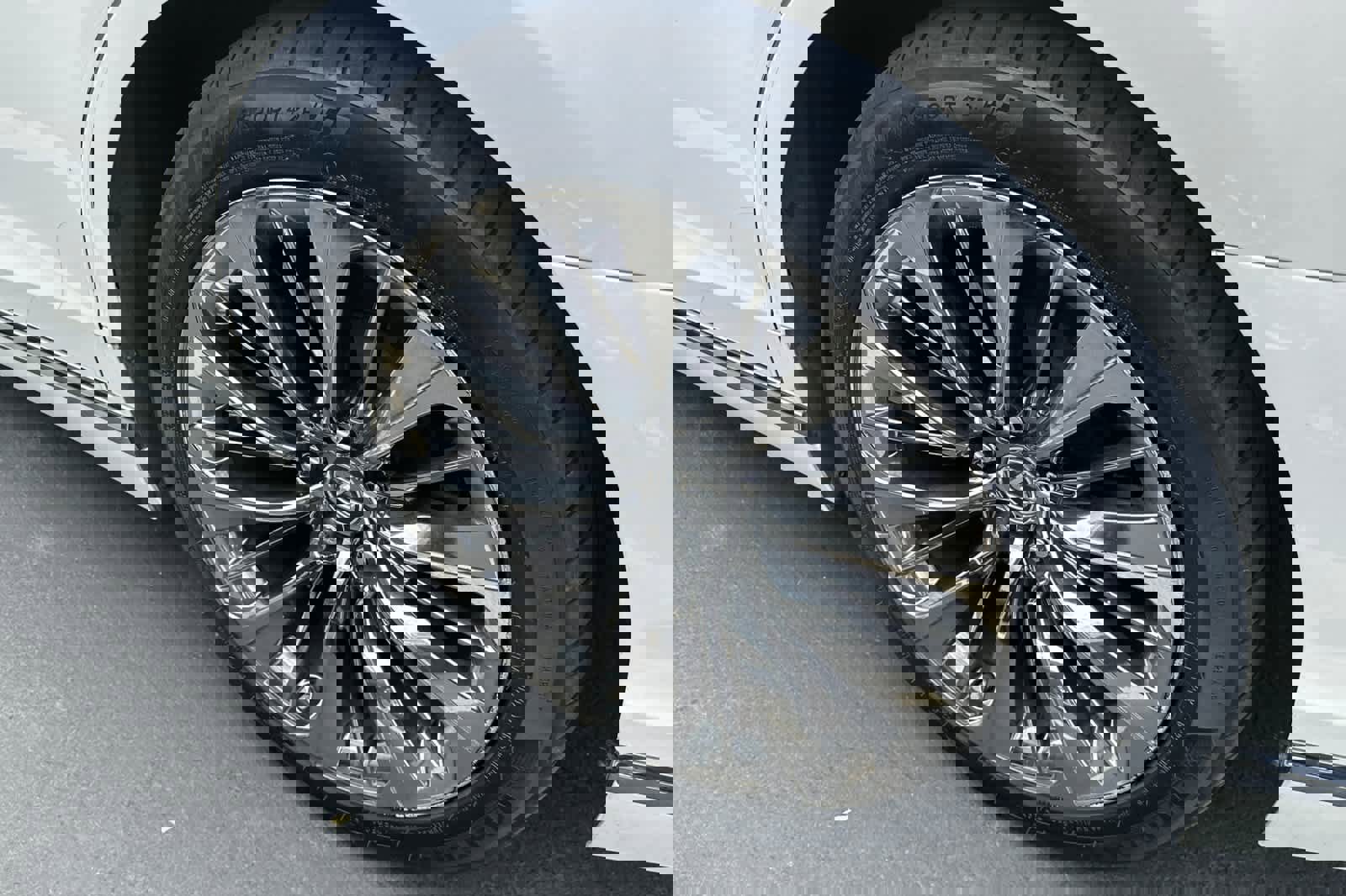 Used 2019 Lexus LS 500 w/ Interior Upgrade Package image 18