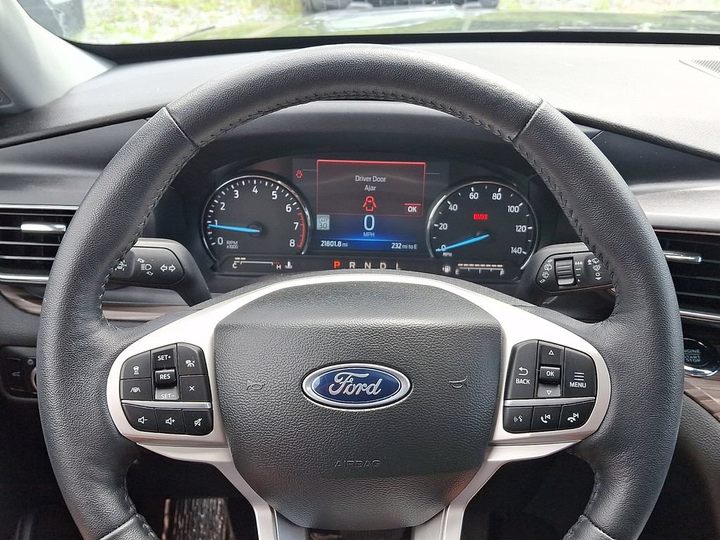 Used 2023 Ford Explorer Limited w/ Equipment Group 301A AWD/4WD image 21