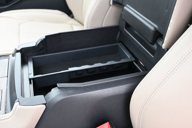 Used 2024 Ford Expedition Limited image 26