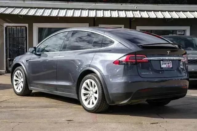 Used 2018 Tesla Model X 100D image 19