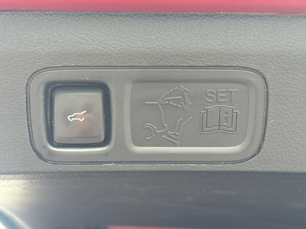 Used 2020 Ford Expedition XLT w/ Equipment Group 202A AWD/4WD image 27