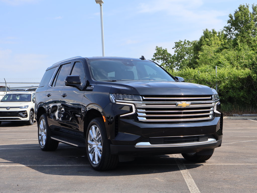 Used 2023 Chevrolet Tahoe High Country AWD/4WD image 12