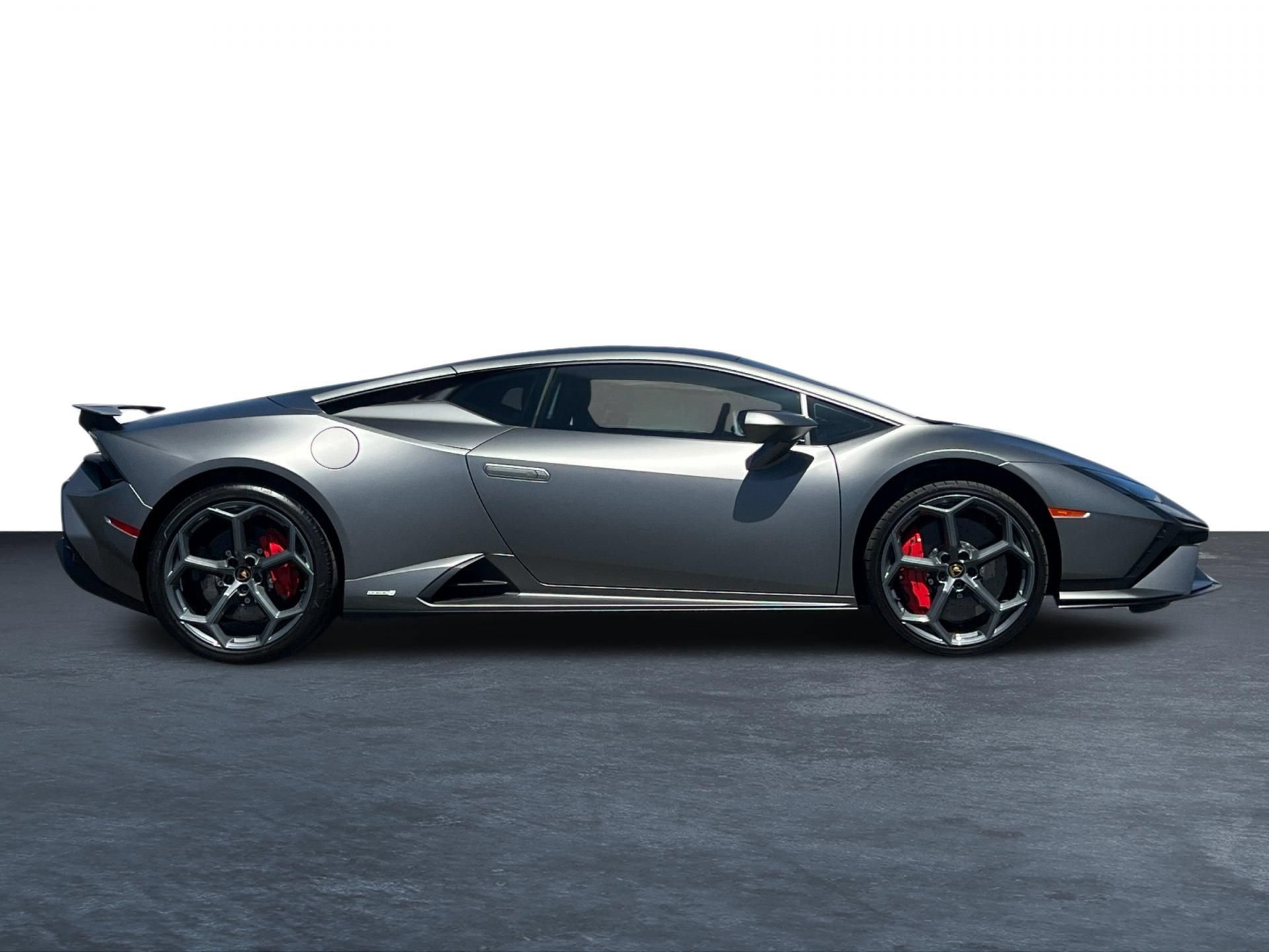 Used 2024 Lamborghini Huracan Tecnica RWD image 2