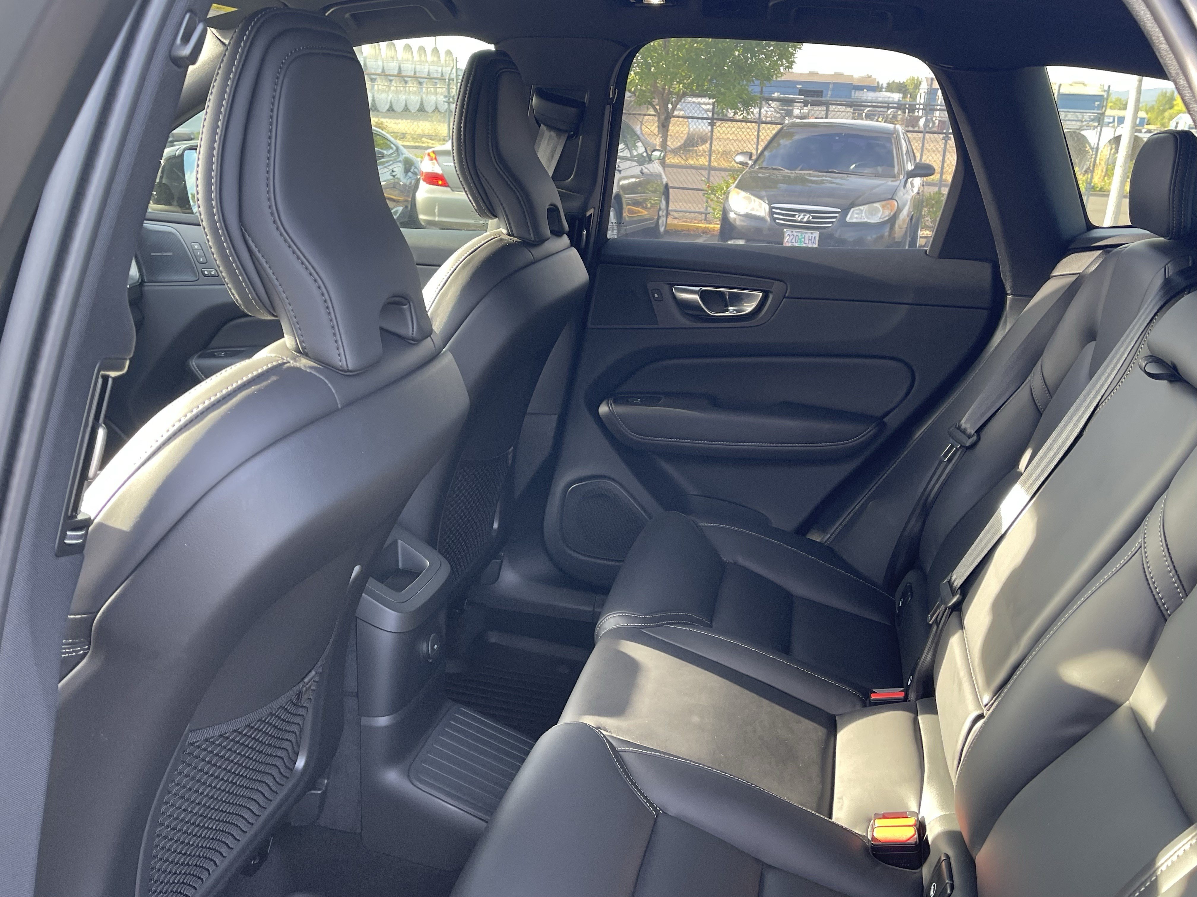 Used 2025 Volvo XC60 T8 Ultra w/ Climate Package AWD/4WD image 13