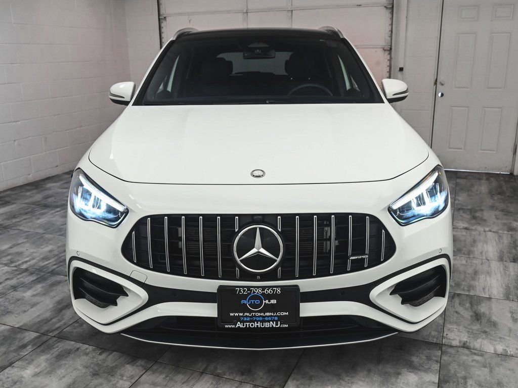 Used 2024 Mercedes-Benz GLA 35 AMG 4MATIC image 2