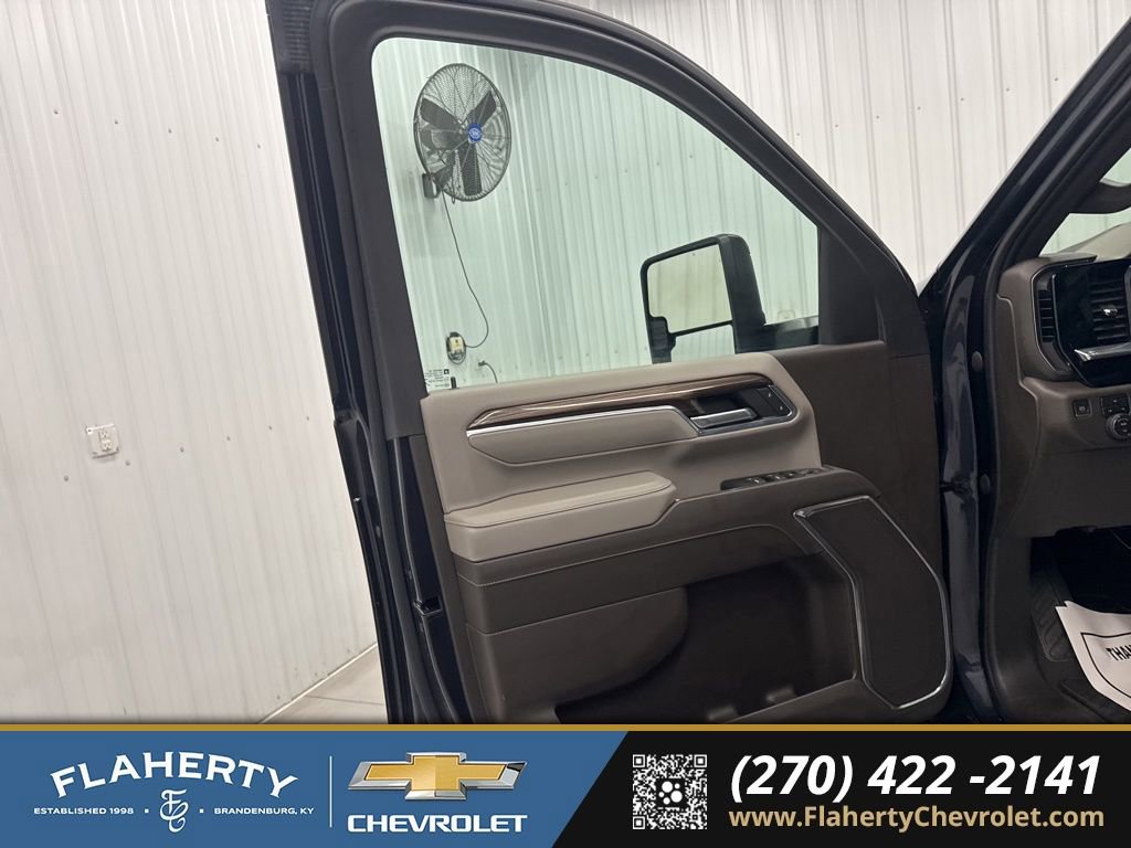 Used 2024 Chevrolet Silverado 2500 LT image 8