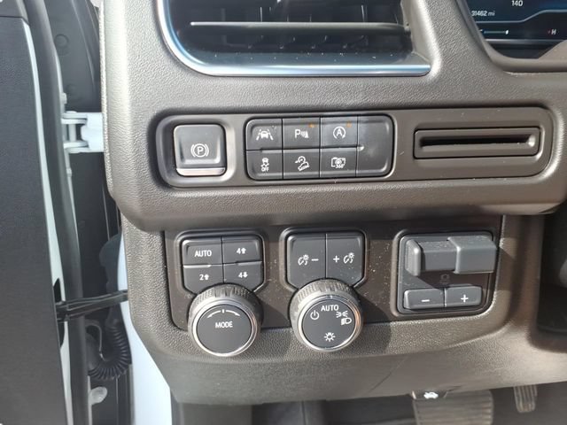 Used 2024 Chevrolet Suburban Z71 w/ Luxury Package AWD/4WD image 20