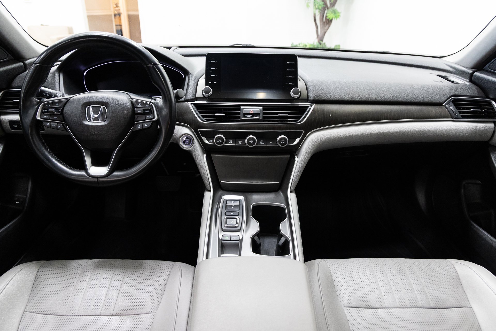 Used 2020 Honda Accord Touring image 5