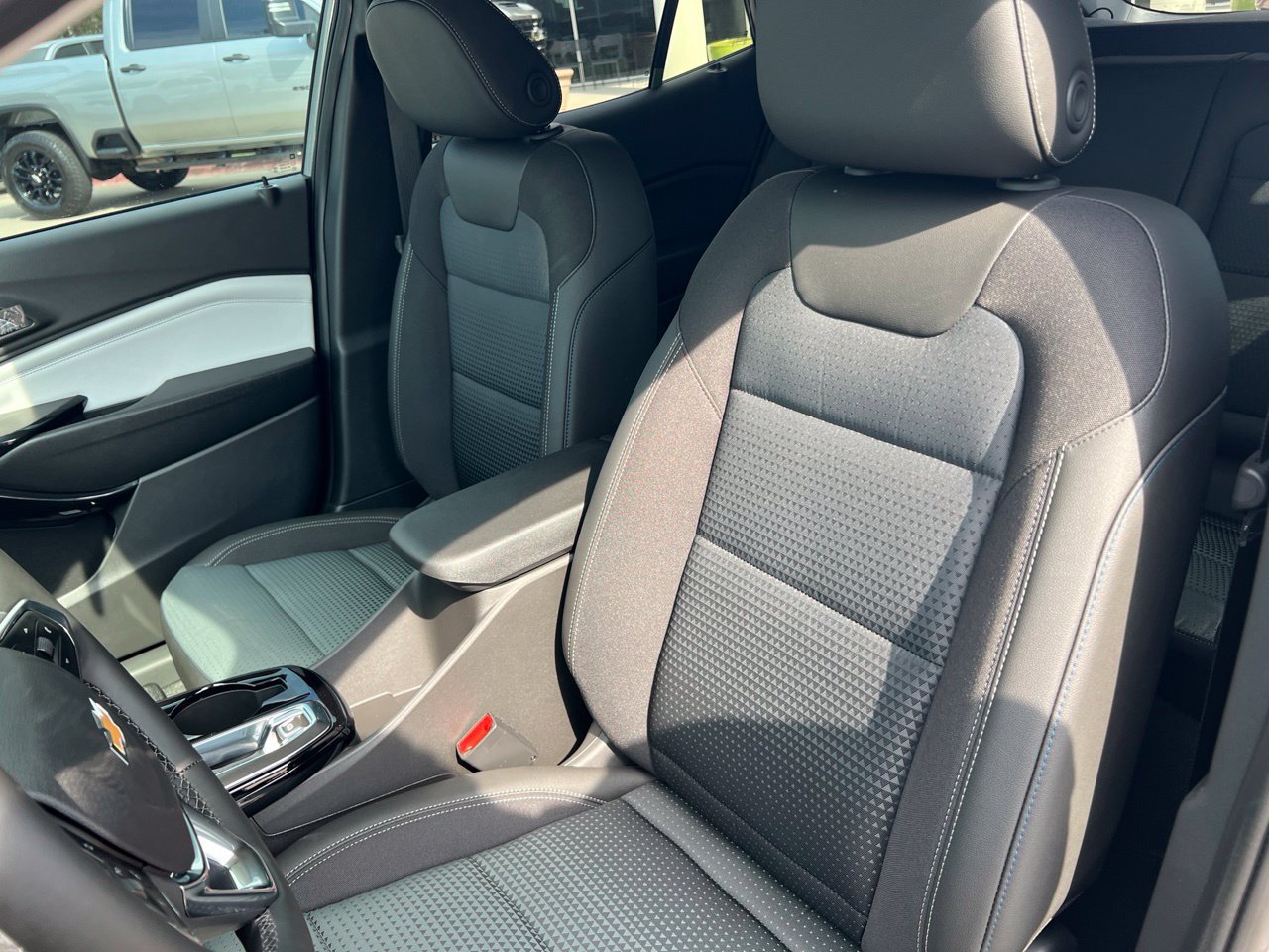 New 2026 Chevrolet Trax LT w/ LT Convenience Package FWD image 10
