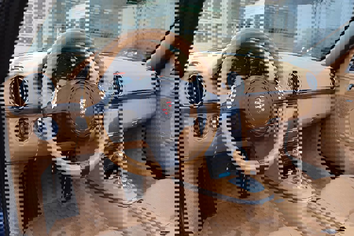 Used 2011 Porsche Boxster image 12