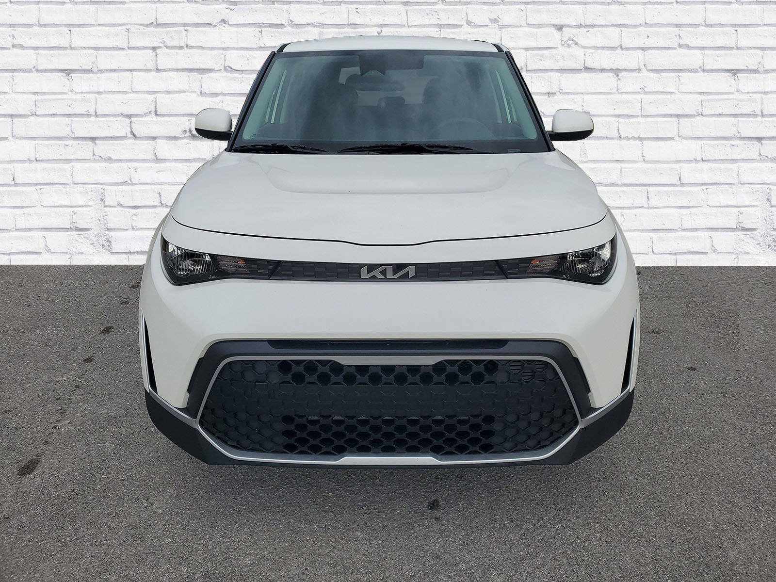 Used 2025 Kia Soul LX image 2