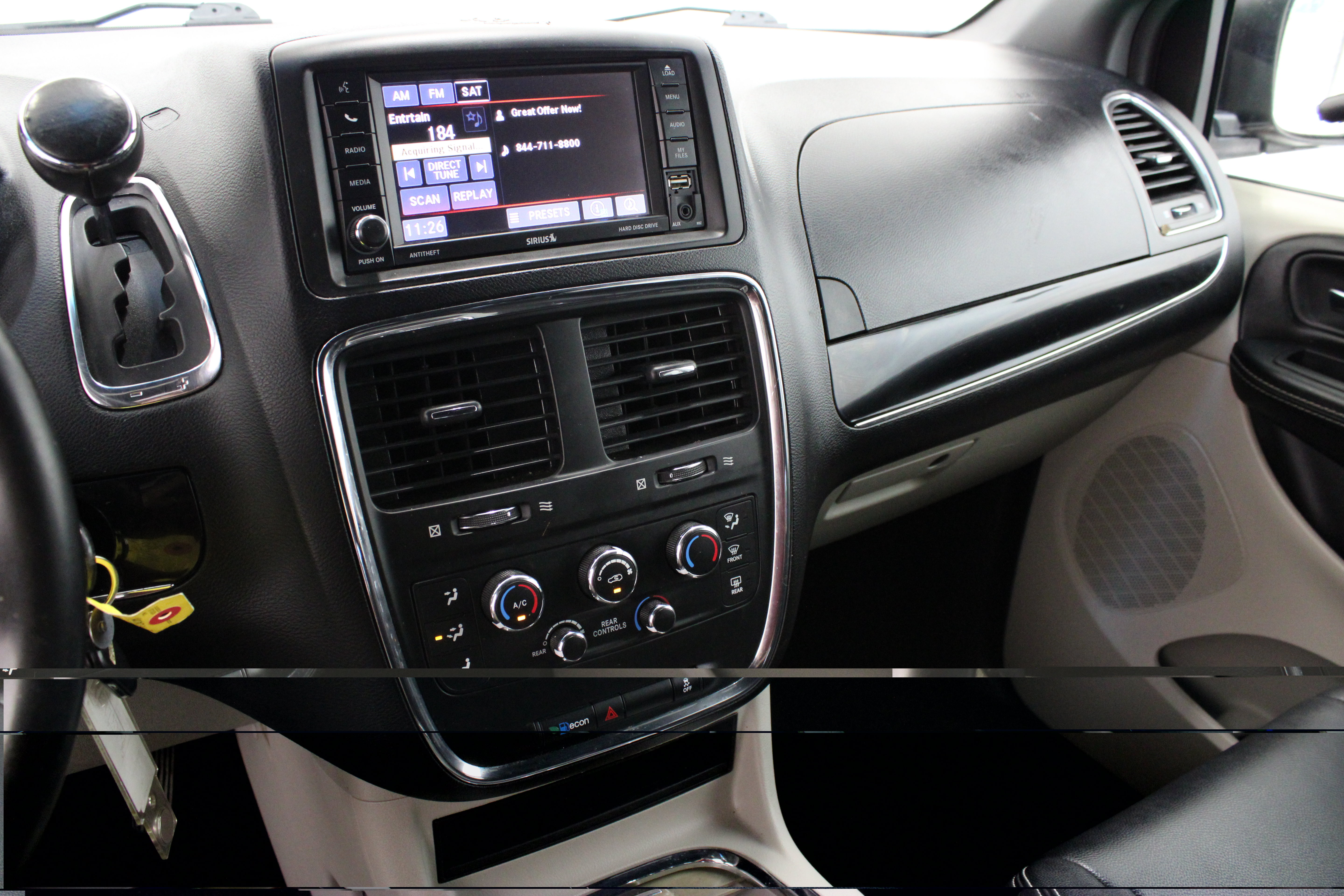 Used 2017 Dodge Grand Caravan SXT FWD image 16