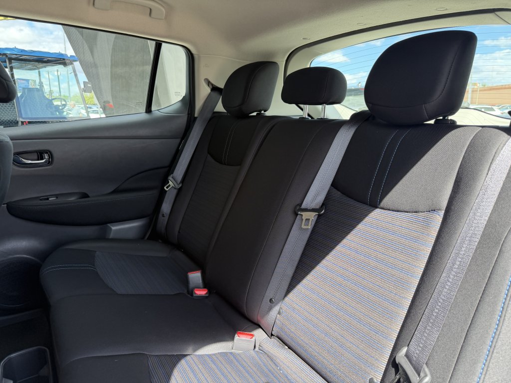 Used 2025 Nissan Leaf S FWD image 33
