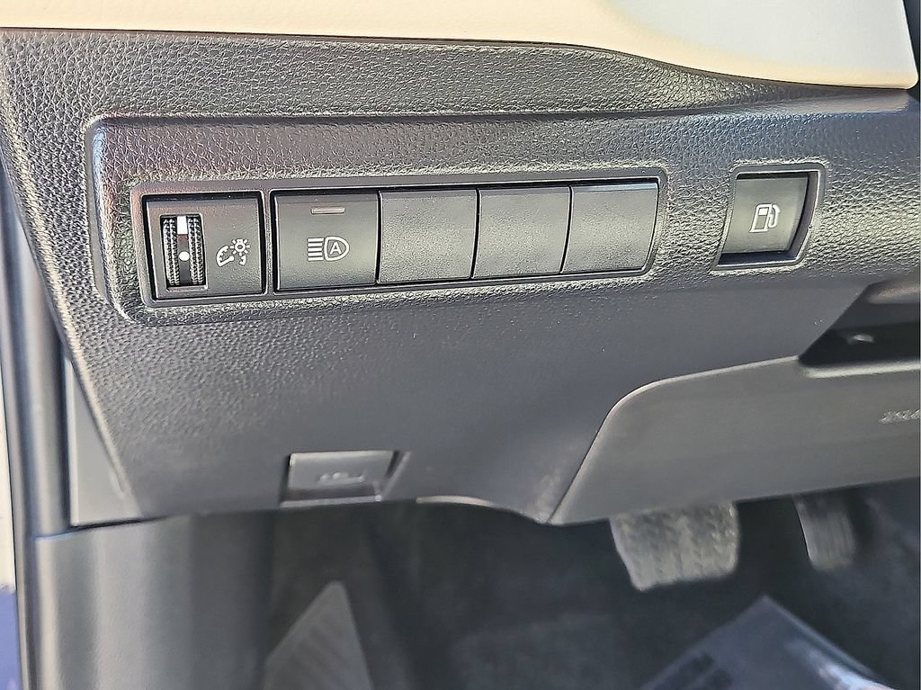 Used 2024 Toyota Corolla XLE FWD image 18