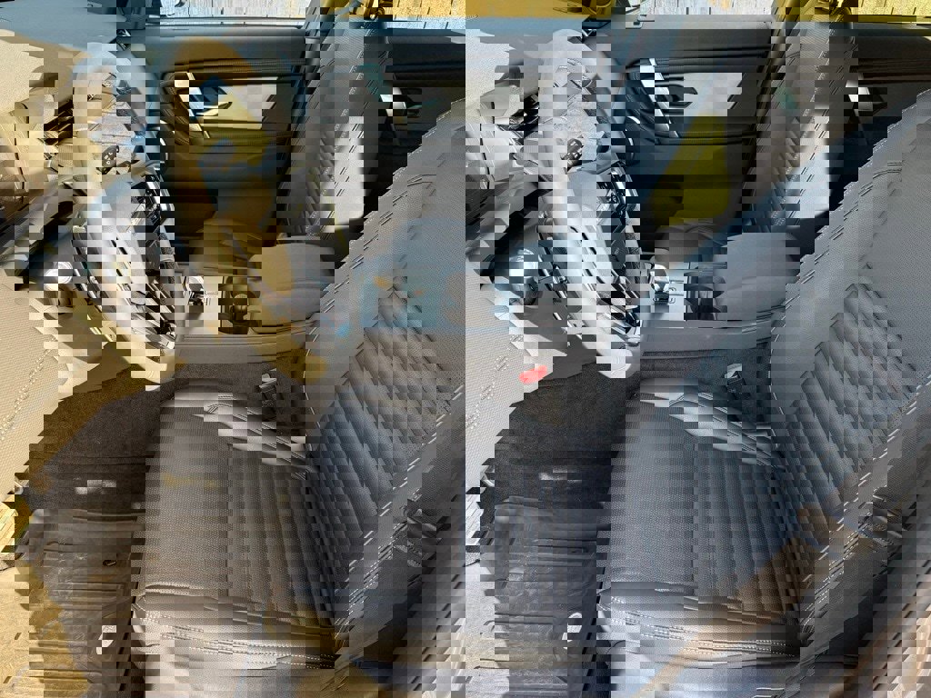 Certified 2025 Land Rover Discovery Sport Dynamic SE image 11