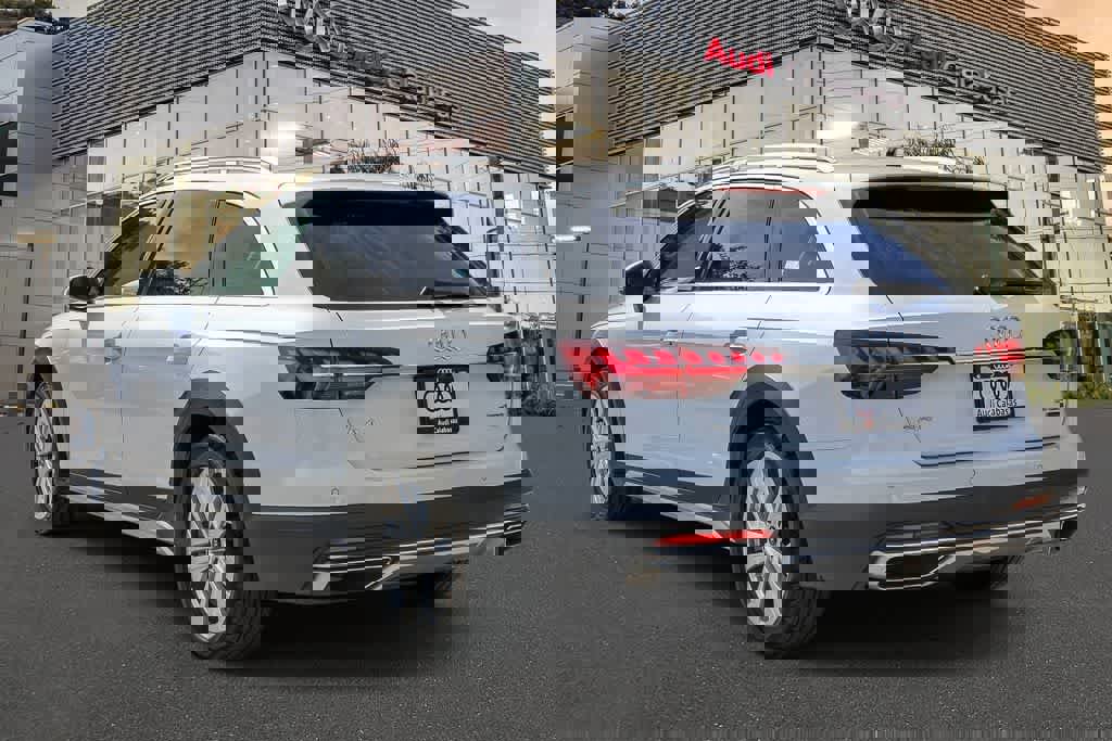 Used 2023 Audi A4 2.0T allroad Premium Plus w/ Premium Plus Package image 2