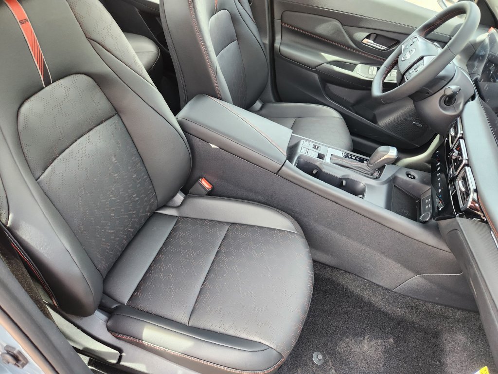 New 2026 Nissan Sentra SR w/ SR Premium Package FWD image 11