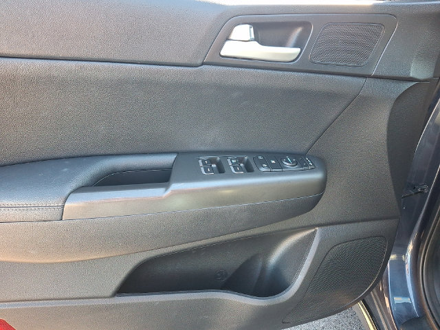 Used 2020 Kia Sportage S FWD image 14
