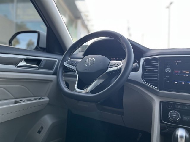 Used 2023 Volkswagen Atlas SE w/ Black Wheel Package image 27