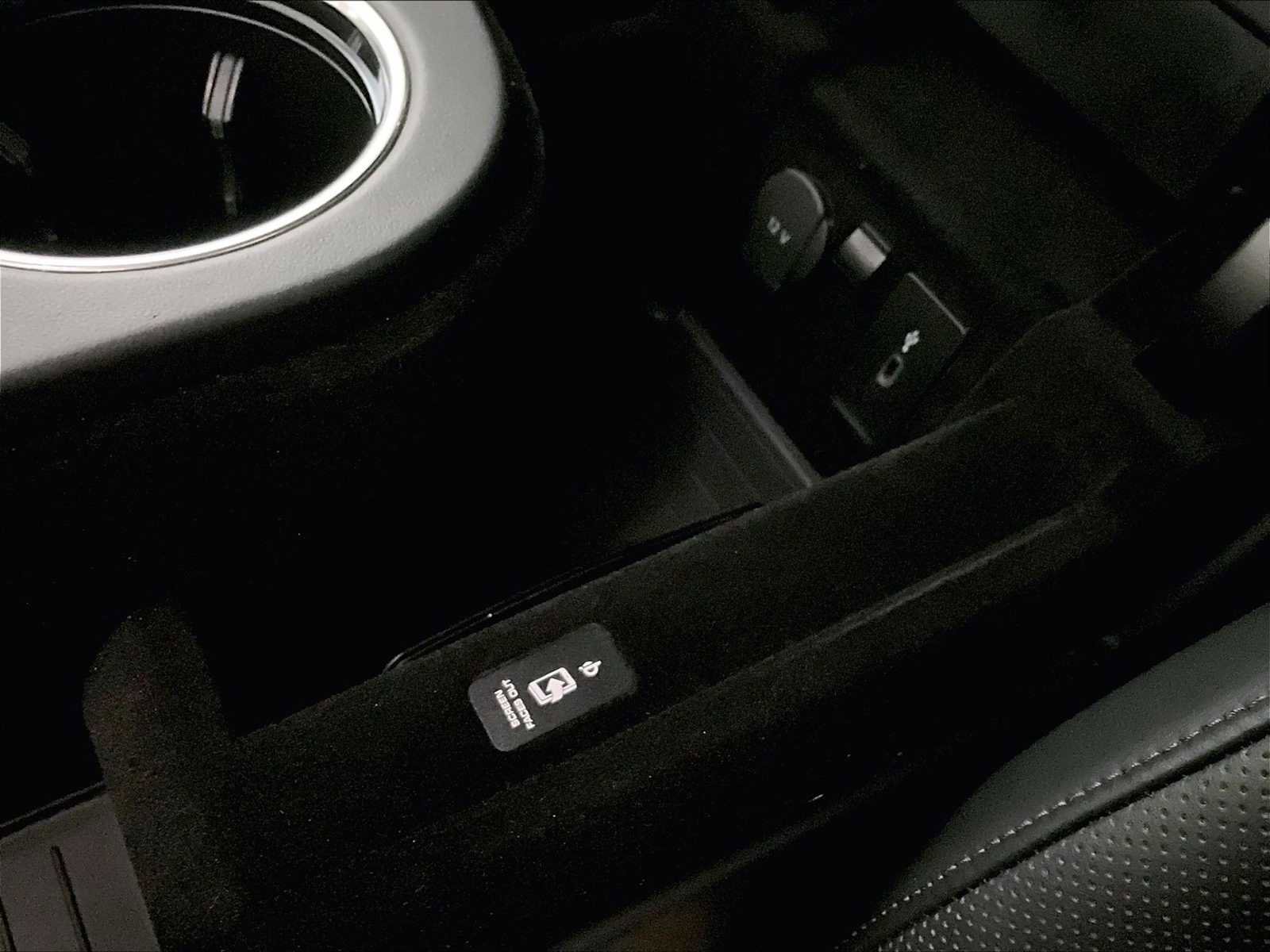 Used 2023 Porsche Panamera Turbo S image 38