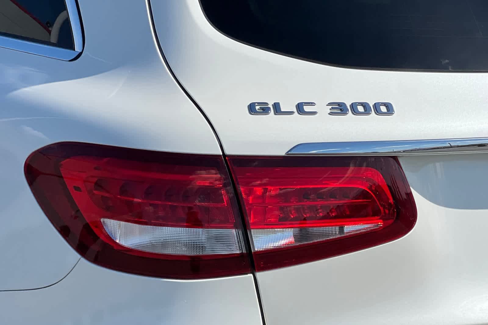 Used 2018 Mercedes-Benz GLC 300 4MATIC image 33