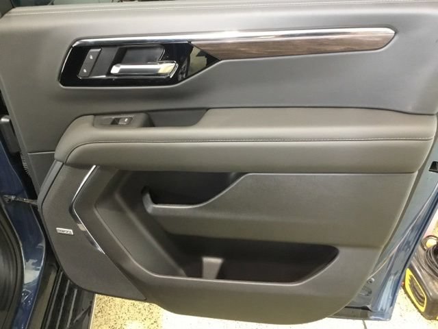 New 2026 Chevrolet Suburban LT w/ Comfort Package AWD/4WD image 50