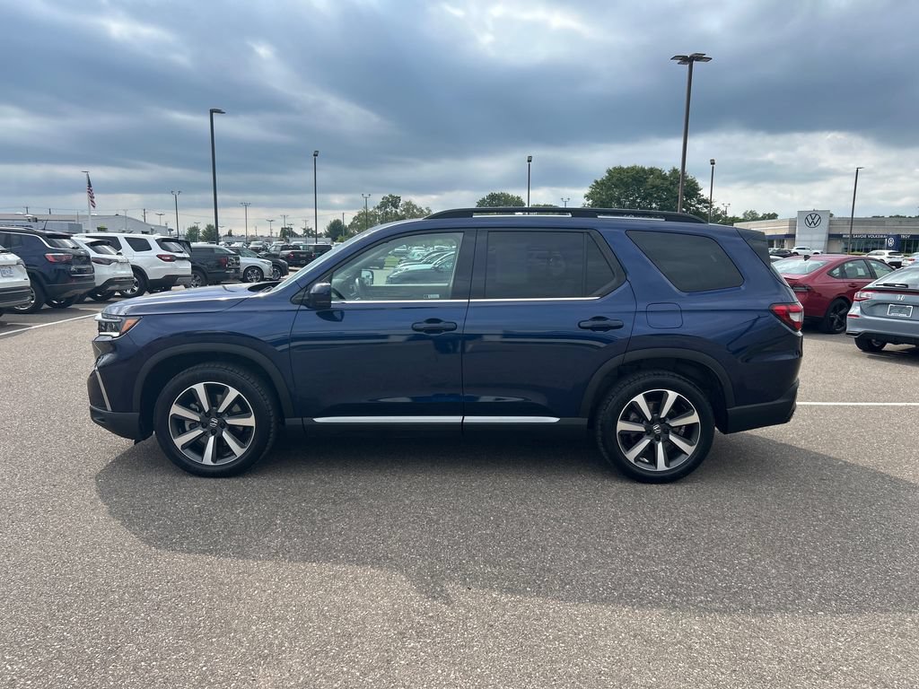Certified 2024 Honda Pilot Touring image 5