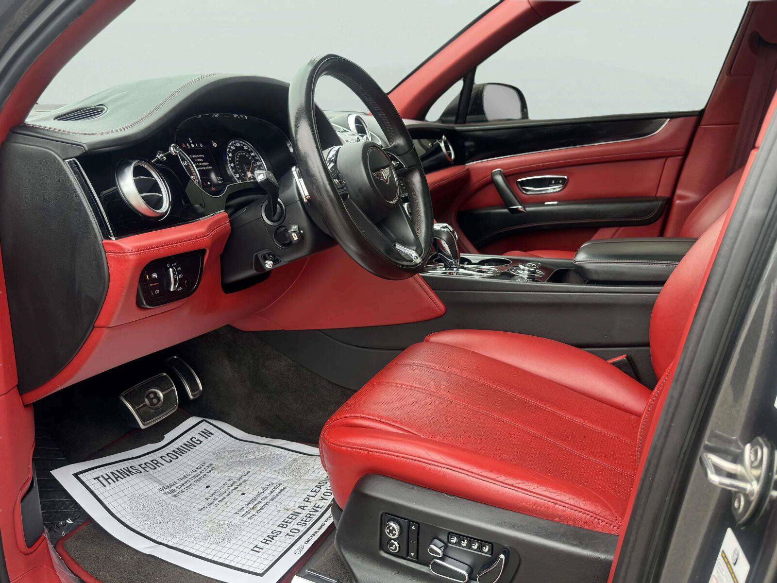 Used 2018 Bentley Bentayga AWD/4WD image 24