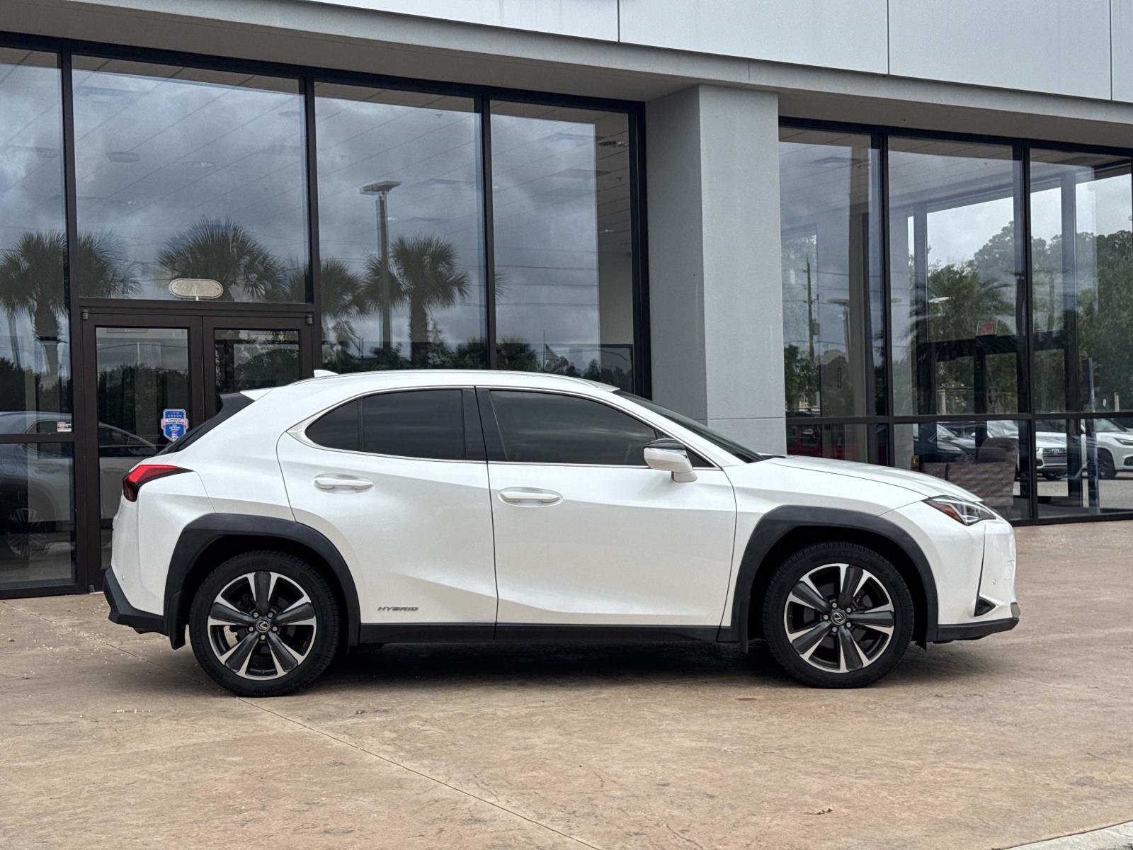 Used 2022 Lexus UX 250h w/ Accessory Package (Z2) AWD/4WD image 36