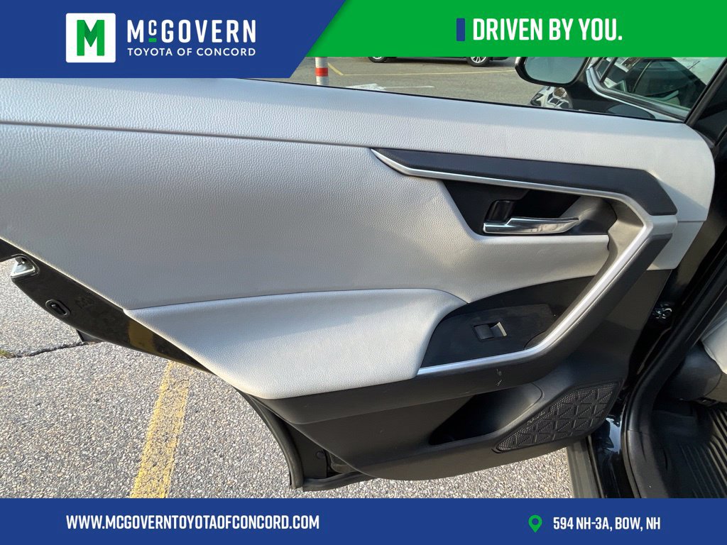 Used 2021 Toyota RAV4 XLE w/ Convenience Package AWD/4WD image 19