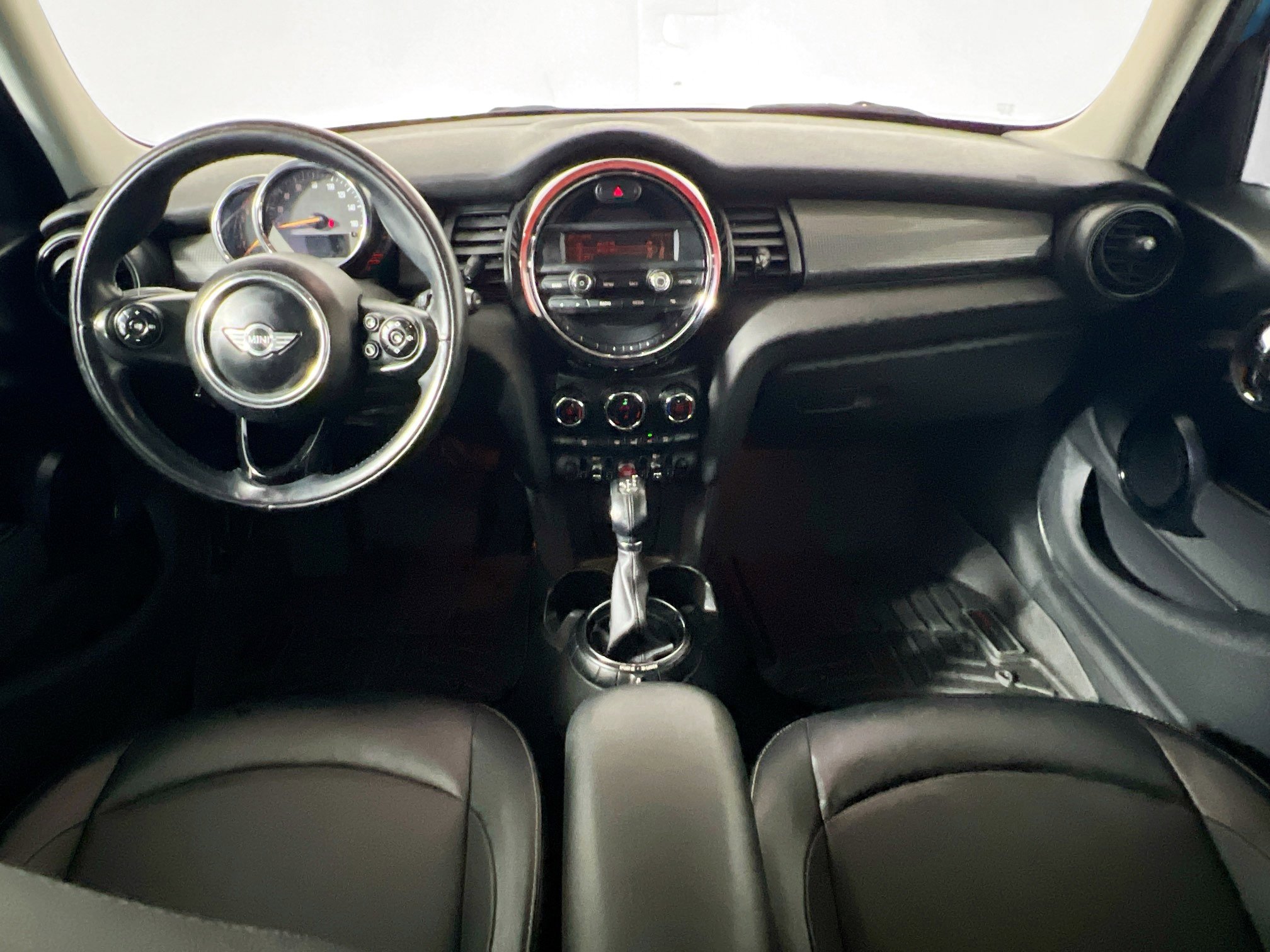 Used 2015 MINI Cooper 4-Door Hardtop FWD image 30