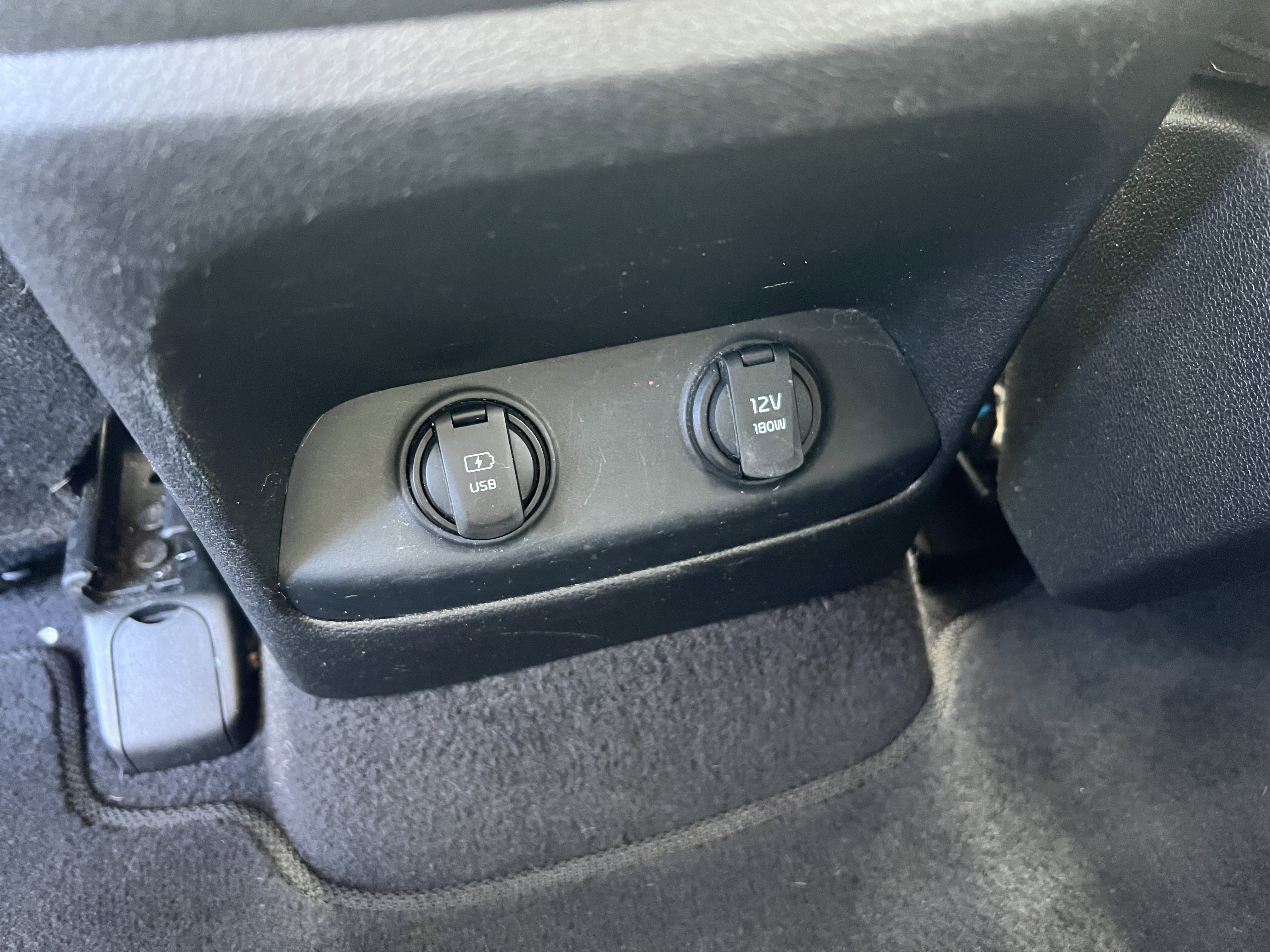 Used 2018 Kia Sorento LX image 13