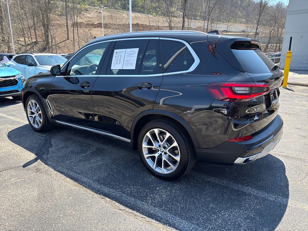 Used 2022 BMW X5 xDrive40i w/ Premium Package AWD/4WD image 5