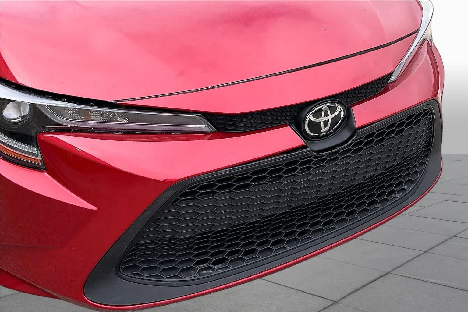 Used 2021 Toyota Corolla LE FWD image 28