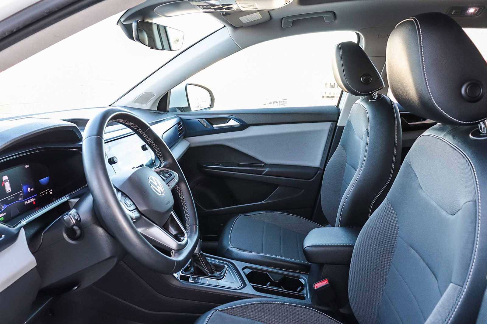 Used 2022 Volkswagen Taos SE image 18