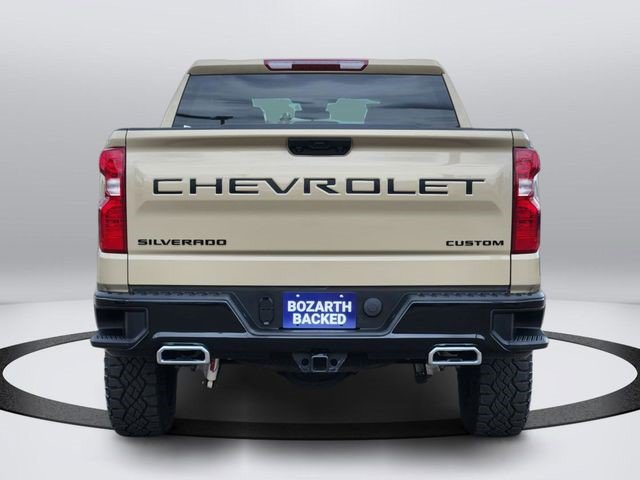 Used 2023 Chevrolet Silverado 1500 Custom Trail Boss w/ LPO, Dark Essentials Package AWD/4WD image 4